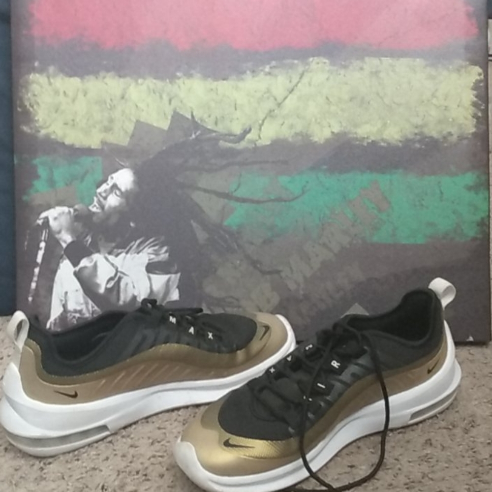 👟 - Picture 2 of 2